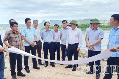 Kiểm tra tiến độ thực hiện các dự án cấp bách phòng chống thiên tai tại phường Hòa Bình, Kỳ Sơn và xã Thịnh Minh
