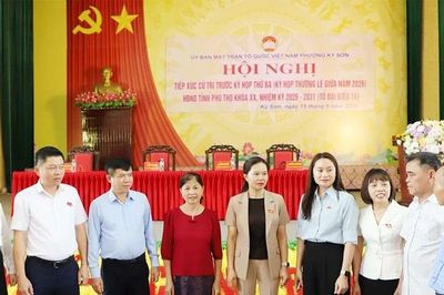 Tổ đại biểu số 14 HĐND tỉnh tiếp xúc cử tri phường Kỳ Sơn và xã Thịnh Minh