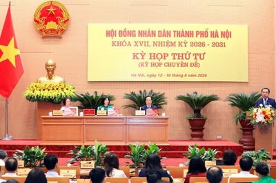 Thông qua 54 nghị quyết, Hà Nội thúc chính sách vào cuộc sống