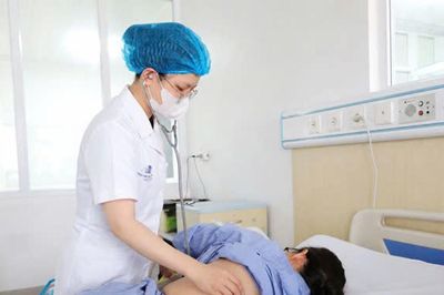 Người bệnh ung thư nhập viện sau 2 ngày chỉ uống nước kiềm