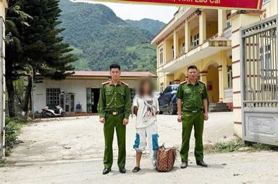 Thiếu nữ đi lạc hàng trăm km được Công an xã hỗ trợ về nhà