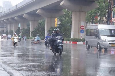 Thời tiết Hà Nội chuẩn bị bước vào đợt mưa dông kéo dài