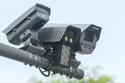 Camera AI phát hiện 103 trường hợp vượt đèn đỏ trong 24 giờ
