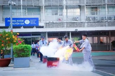 Hàng trăm y, bác sĩ và nhân viên Bệnh viện Chợ Rẫy tham gia tập huấn nghiệp vụ PCCC và CNCH