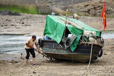 Bến cảng bị bồi lắng, ngư dân Quảng Ninh chật vật tìm nơi neo đậu tàu cá