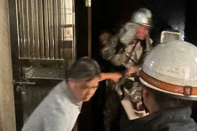 Kịp thời cứu nạn hai người mắc kẹt trong đám cháy lúc rạng sáng