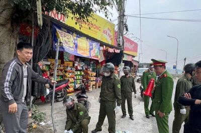 Quyết liệt 'gỡ' điểm nghẽn trật tự đô thị tại xã Đại Xuyên