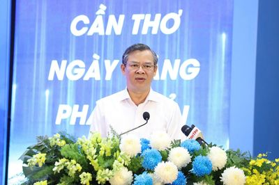Thanh niên hỏi Chủ tịch Cần Thơ về chính sách thu hút, giữ chân người tài