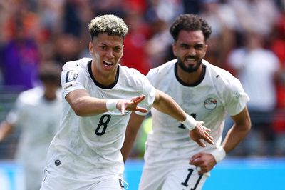 Ai Cập giành điểm đầu tiên tại World Cup sau 36 năm