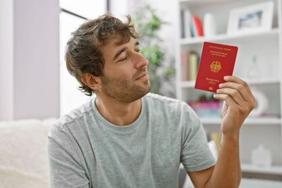 Chàng trai Đức 'nổi như cồn' vì rong ruổi khắp Mỹ xem World Cup