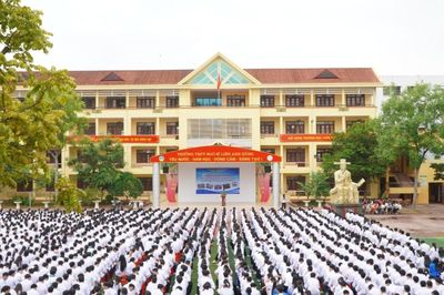Lấy điểm chuẩn 9/30, trường top lý giải