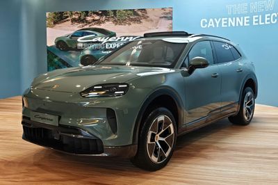 SUV thuần điện Porsche Cayenne Electric có gì mà giá 4,72 tỷ đồng?