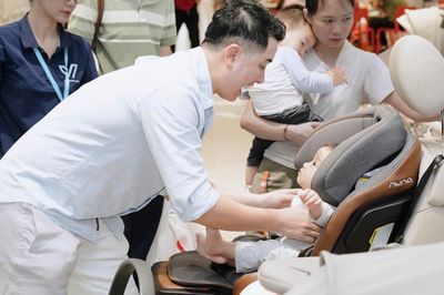 Ghế trẻ em trên ôtô hút khách, giá 10 triệu vẫn nhiều khách quan tâm