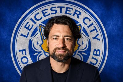 Leicester có HLV mới sau cú sốc rớt hạng liên tiếp