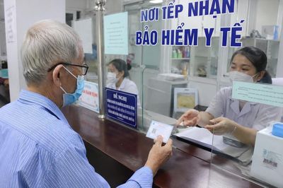 Bộ Y tế phản hồi đề xuất miễn phí BHYT cho người từ 65 tuổi trở lên