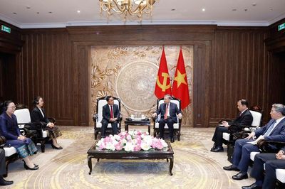 Tổng Bí thư, Chủ tịch nước tiếp Phó Thủ tướng, Bộ trưởng Tư pháp Lào