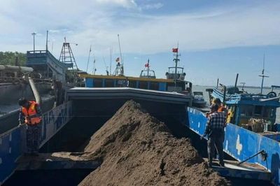 Liên tục phát hiện các phương tiện vận chuyển cát trái phép