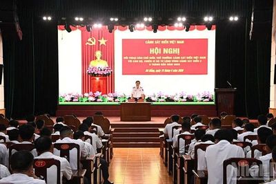 Chính ủy Cảnh sát biển đối thoại với cán bộ, chiến sĩ Vùng Cảnh sát biển 2