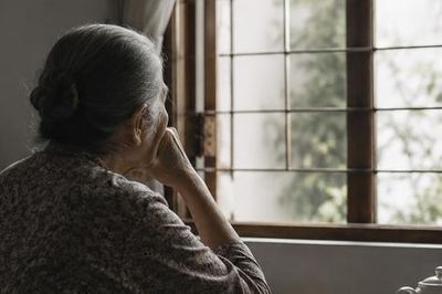 Người cao tuổi cô đơn dễ rơi vào trầm cảm
