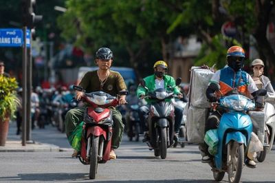 [SPOTLIGHT] Hà Nội thí điểm hạn chế xe máy cũ từ 1/7 tại phố cổ