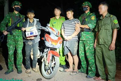 Bắt giữ 2 đối tượng trữ trái phép 597 viên ma túy tổng hợp