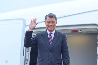 Thủ tướng Lê Minh Hưng lên đường đi công tác Liên bang Nga