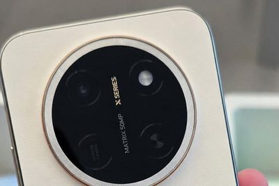 'Quái thú' pin 11.000 mAh gần gấp 3 lần iPhone 18 sắp ra mắt