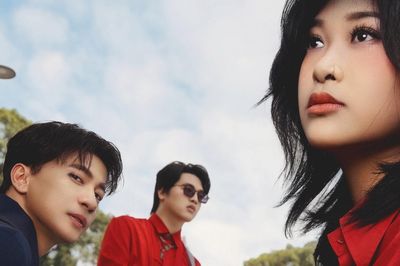 S.T Sơn Thạch đẹp trai như tài tử mời cặp diễn viên 'Tử chiến trên không' đóng MV