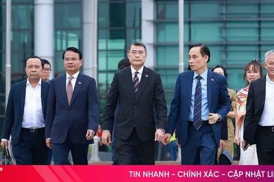 Thủ tướng Lê Minh Hưng lên đường dự Hội nghị cấp cao ASEAN - Nga
