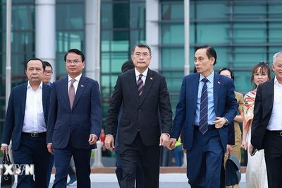 Thủ tướng lên đường tham dự Hội nghị Cấp cao Kỷ niệm 35 năm quan hệ ASEAN-Nga tại Kazan