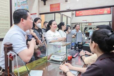 Giá vàng trong nước đảo chiều tăng 1 triệu đồng mỗi lượng theo thế giới