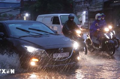 Thành phố Hồ Chí Minh đối mặt nguy cơ ngập úng do mưa dông