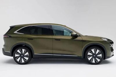 SUV PHEV công suất 380 mã lực, trang bị tiên tiến, giá hơn 600 triệu đồng