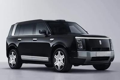 SUV hạng sang dài gần 5,4 mét, công suất 594 mã lực, giá gần 2 tỷ đồng