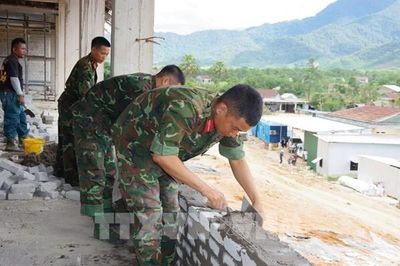 Cận cảnh những người 'thợ lính' xây trường nơi biên cương