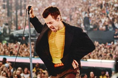 Harry Styles viết nên lịch sử tại Wembley với chuỗi concert cháy vé
