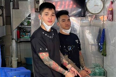 Đã rõ chân dung 2 đối tượng trong vụ vác điếu cày đánh người trên phố Lê Duẩn
