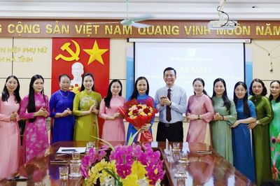 Hà Tĩnh gặp mặt Đoàn đại biểu dự Đại hội đại biểu Phụ nữ toàn quốc lần thứ XIV