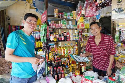Ví tiền trong chiếc điện thoại