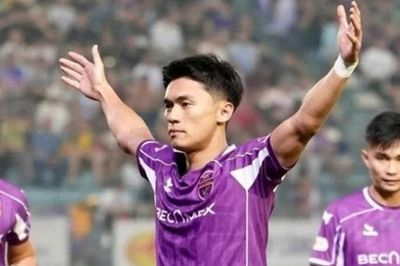 Tiền đạo Nguyễn Trần Việt Cường: Điểm sáng hiếm hoi từ CLB xuống hạng lên tuyển Việt Nam