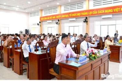 Thông qua Nghị quyết về việc thành lập, sắp xếp, tổ chức lại các khu phố