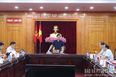 Đồng chí Bí thư Tỉnh ủy làm việc với Đảng ủy 4 phường
