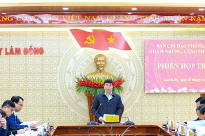 Kiên quyết ngăn chặn tham nhũng, tiêu cực từ gốc