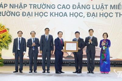 Công bố quyết định sáp nhập Trường Cao đẳng Luật miền Bắc vào Trường Đại học Khoa học Thái Nguyên