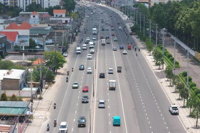 Cận cảnh quốc lộ 13 sau gần 4 năm mở rộng lên 8 làn xe