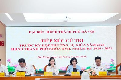 Chủ tịch HĐND thành phố Hà Nội tiếp xúc cử tri trước kỳ họp thường lệ giữa năm 2026