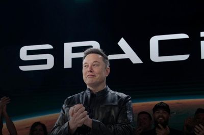 Cổ phiếu SpaceX tăng gần 20% sau 3 ngày niêm yết