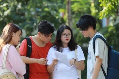 Đề thi Ngữ văn nhiều điểm bất hợp lý, nhưng có đổi mới đáng ghi nhận