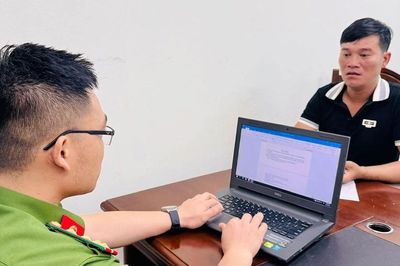 Vận động đối tượng trốn truy nã 14 năm ra đầu thú