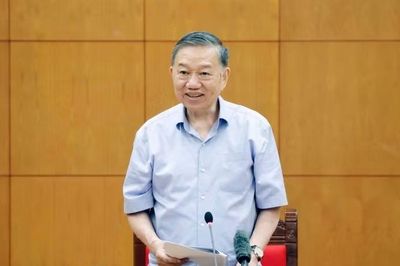 Tập trung xây dựng công tác tư tưởng của Đảng